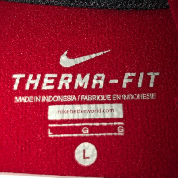 Red therma-fit Nike sweater - Picture 3 of 3